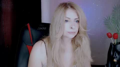 Snapshot of eleonorrres chatting on October 12, 2025, 6:12 am Elli online show from October 12, 2025, 6:12 am