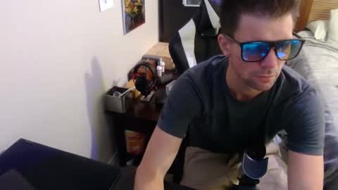 Walker online show from September 12, 2025, 8:14 am