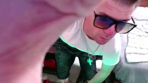 Walker online show from September 29, 2025, 4:17 am