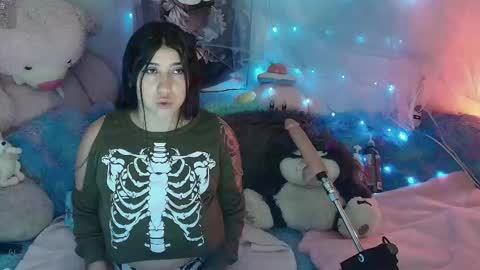 miu  online show from October 24, 2025, 9:38 am