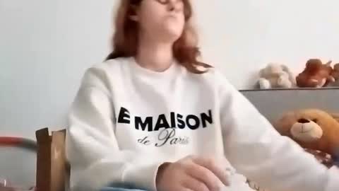 Snapshot of elfriedekonetchy chatting on January 15, 2026, 12:10 pm Sophie online show from January 15, 2026, 12:10 pm