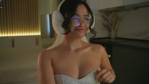 Eli  online show from April 19, 2026, 12:04 pm