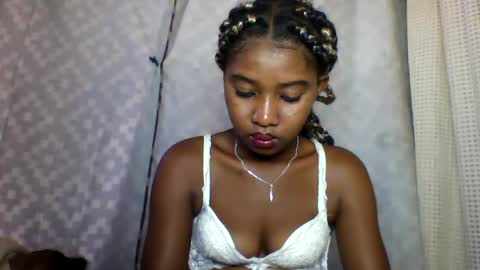 elia011 online show from January 22, 2025, 10:50 am