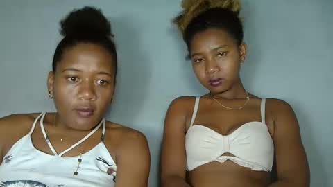 elia011 online show from February 6, 2025, 9:28 pm