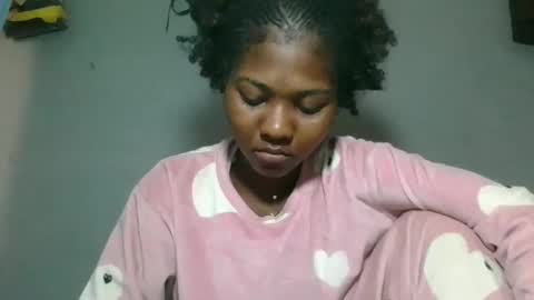 elia011 online show from October 28, 2025, 5:11 am