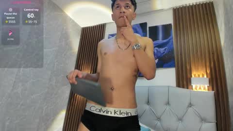 Snapshot of elian_julian chatting on December 1, 2025, 11:54 pm Elian Julian online show from December 1, 2025, 11:54 pm