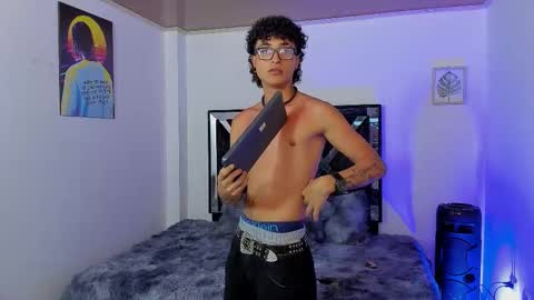 Snapshot of eliasferragamo chatting on December 2, 2025, 2:17 am Elias Ferragamo online show from December 2, 2025, 2:17 am