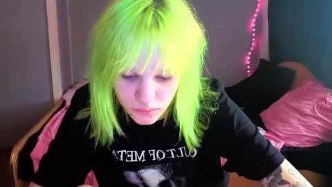 elieiza_xo online show from April 24, 2026, 9:23 am