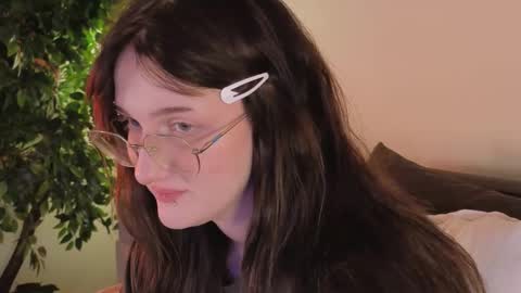 Ellie online show from November 20, 2025, 5:29 am