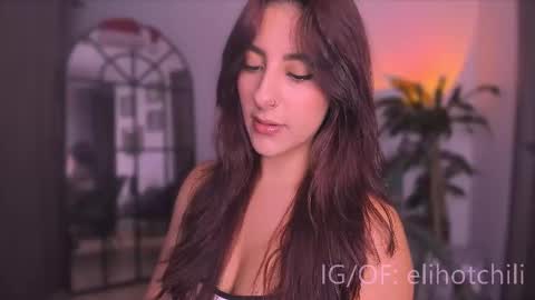 Snapshot of elihotchili chatting on December 22, 2025, 11:24 pm Eli online show from December 22, 2025, 11:24 pm