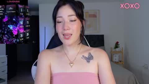 eliiih_ online show from October 31, 2025, 3:18 am