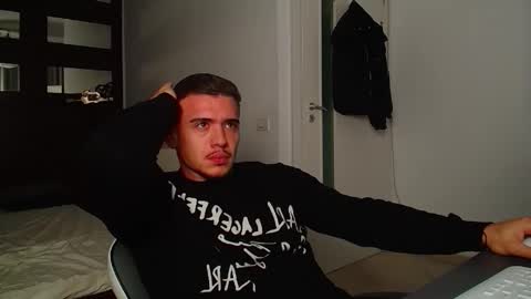 ElijahThorne online show from December 1, 2025, 5:56 am