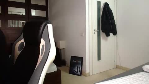 ElijahThorne online show from February 17, 2026, 6:21 am