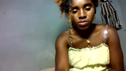 elina981 online show from March 23, 2026, 2:21 pm