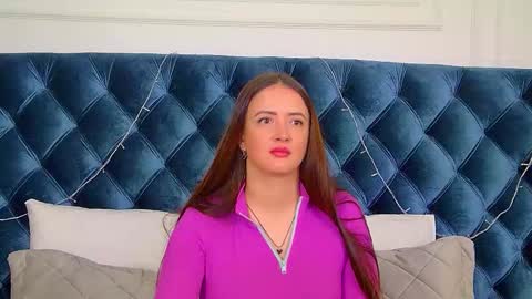 Snapshot of elinabellucci chatting on January 9, 2026, 4:37 am ElinaBellucci online show from January 9, 2026, 4:37 am