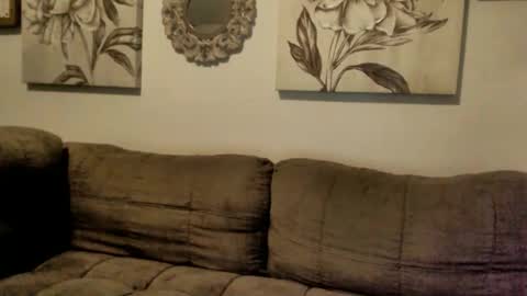 ElinaReign   online show from February 11, 2026, 12:37 am