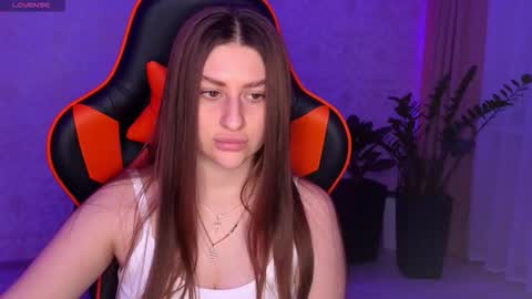 Elina online show from October 20, 2025, 8:09 pm