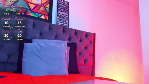 Elinne hendrix  online show from February 24, 2026, 8:40 pm