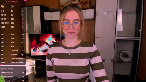 Snapshot of elinor_faith chatting on December 6, 2024, 10:52 pm elinor_faith online show from December 6, 2024, 10:52 pm