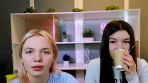 elis_sunny online show from February 3, 2026, 6:22 am