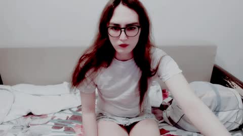 Snapshot of elisa_2001 chatting on May 25, 2026, 6:19 am Liza online show from May 25, 2026, 6:19 am