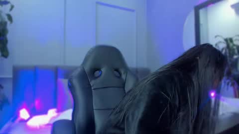 Elisa online show from September 29, 2025, 8:35 pm