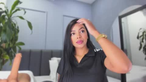 Elisa online show from January 6, 2026, 7:50 pm