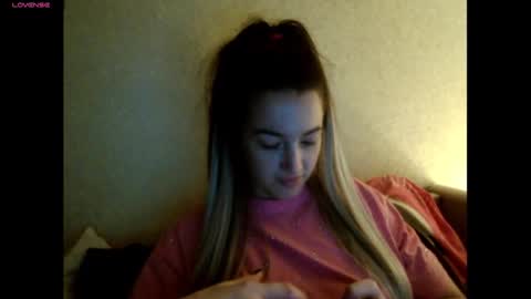 elisa_dove208 online show from November 30, 2025, 3:32 am