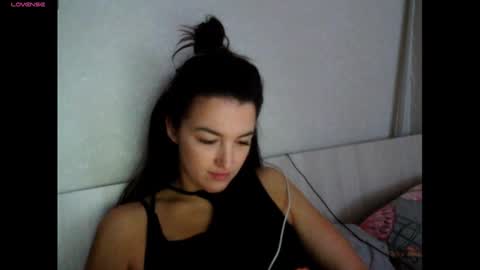 elisa_dove208 online show from January 13, 2026, 4:51 am