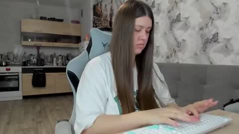 Aletta Oushen online show from December 1, 2025, 1:49 pm