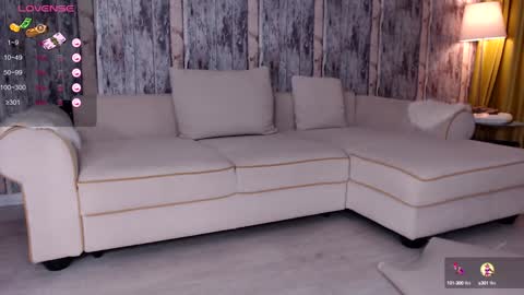 elisabeth_jason online show from December 18, 2024, 9:04 am