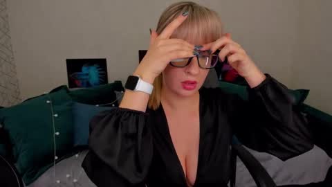 Elisabeth online show from February 6, 2025, 2:37 pm