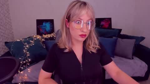 Elisabeth online show from February 17, 2025, 8:36 pm