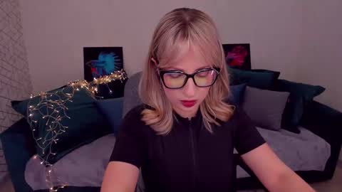 Elisabeth online show from February 18, 2025, 2:27 pm