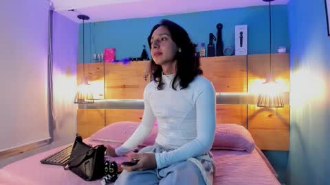 Elisa Sue online show from February 24, 2026, 3:26 am