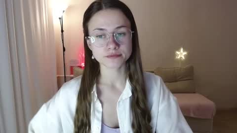 Elis online show from December 23, 2024, 6:16 pm