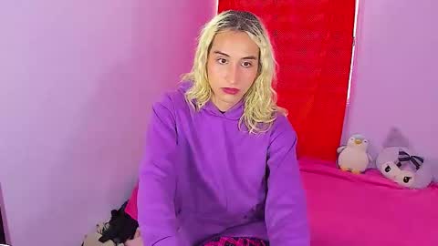 Snapshot of elisdarling chatting on January 15, 2026, 5:49 pm elisdarling online show from January 15, 2026, 5:49 pm