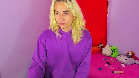 Snapshot of elisdarling chatting on January 16, 2026, 5:17 pm elisdarling online show from January 16, 2026, 5:17 pm