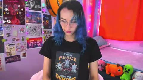 Snapshot of elisdarling chatting on July 21, 2026, 8:33 pm elisdarling online show from July 21, 2026, 8:33 pm