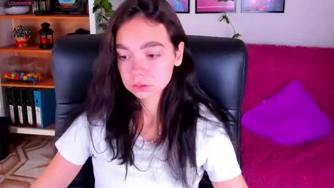 Elise online show from September 21, 2025, 3:46 pm