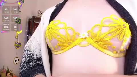Snapshot of elise_nyx chatting on June 13, 2026, 12:47 pm elise_nyx online show from June 13, 2026, 12:47 pm