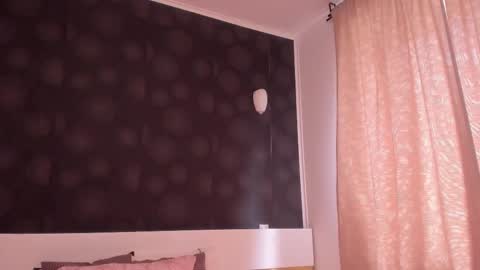 Elly online show from November 18, 2025, 8:08 am