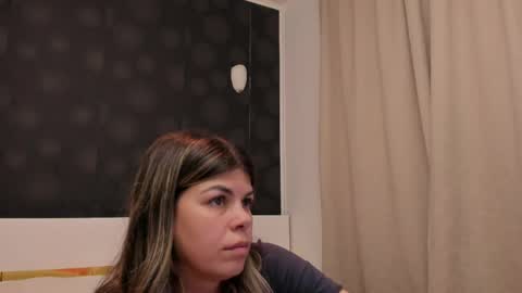 Elly online show from April 19, 2026, 6:10 pm