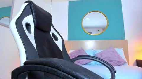 Snapshot of elissa_iris chatting on February 12, 2025, 2:14 am E L I S S A online show from February 12, 2025, 2:14 am