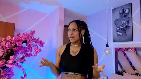 elit noa online show from November 25, 2025, 8:09 pm