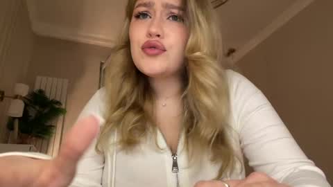 Stephanie online show from April 1, 2026, 8:17 pm