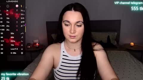 Eliz online show from September 17, 2025, 8:32 pm