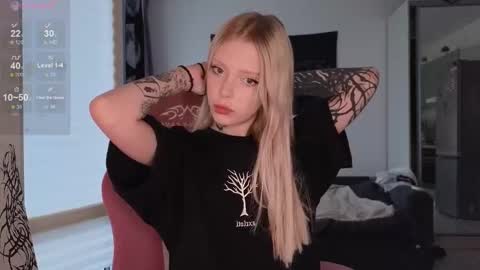 Elizabeth online show from October 31, 2025, 12:50 pm