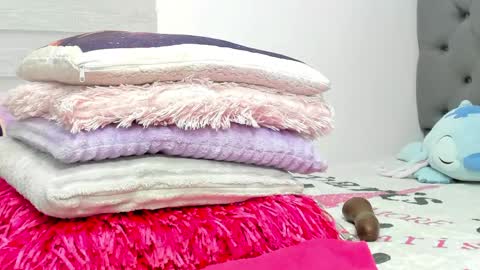 ELIZA online show from April 19, 2026, 3:28 am