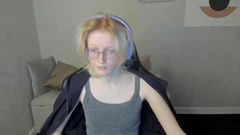 Snapshot of elizabeth_harpper chatting on September 14, 2025, 8:13 am Elizabeth online show from September 14, 2025, 8:13 am